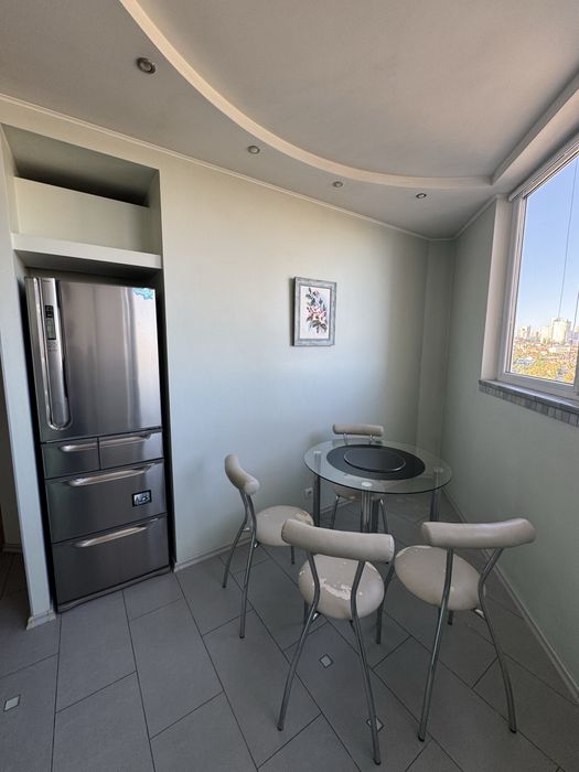 Продаж 2 кім. 65 кв.м Саперно-Слобідська 22