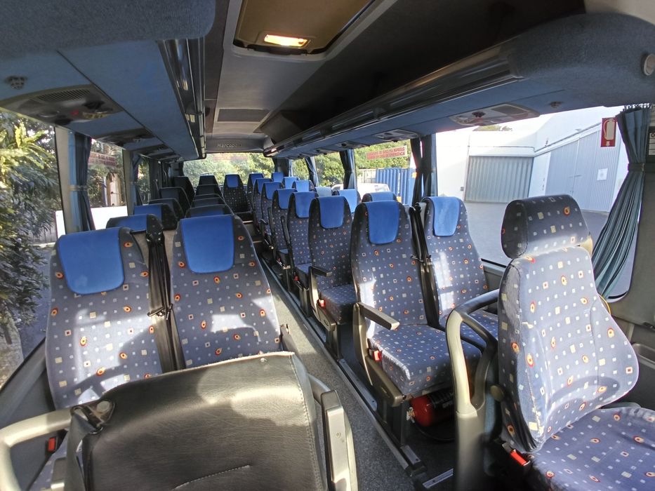 Mini bus Iveco 27 lugares