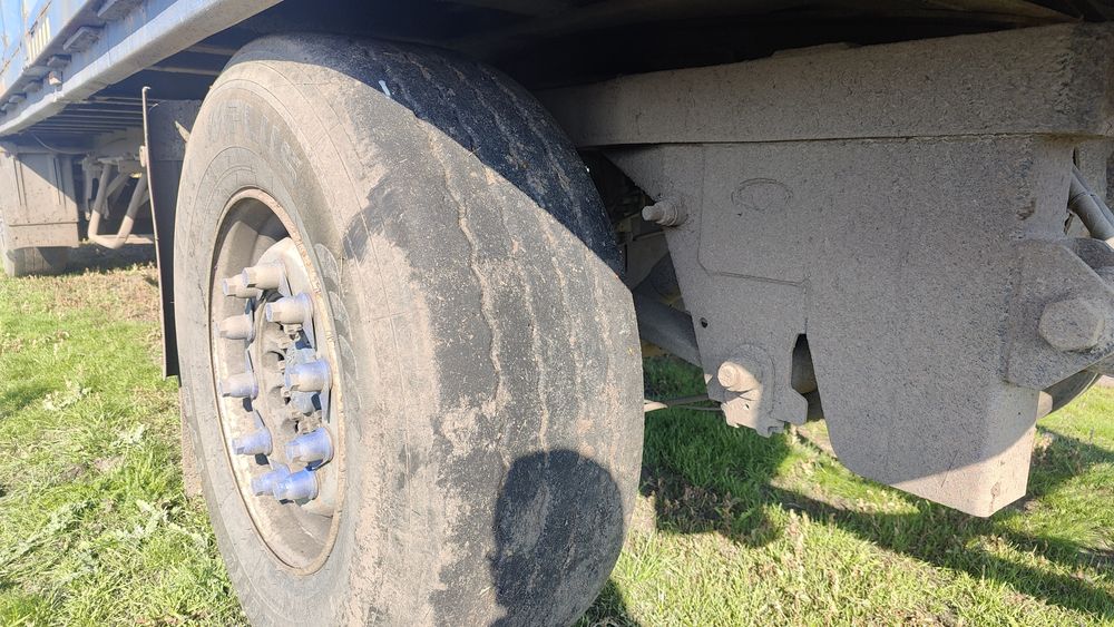 Продам отличный прицеп зерновоз