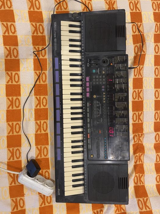 Синтезатор Yamaha  PSS 51, гитара Nashville GSD 60 SB
