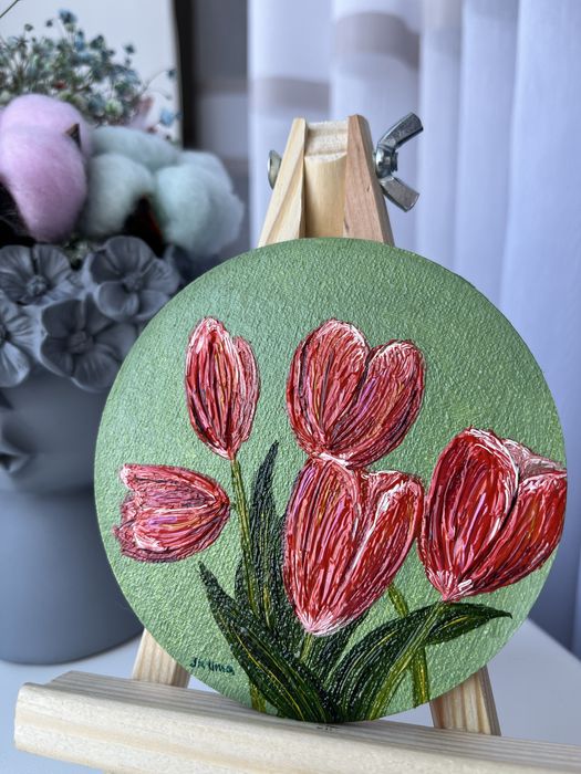 Тюльпани на полотні