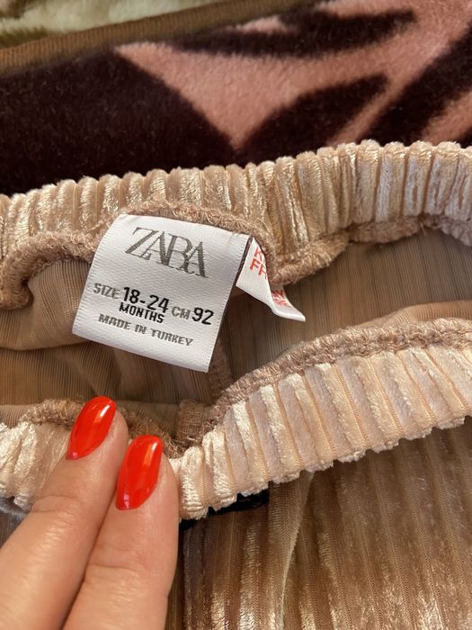 Легінси ві Zara