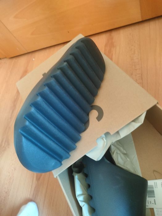 Adidas yeezy slide
