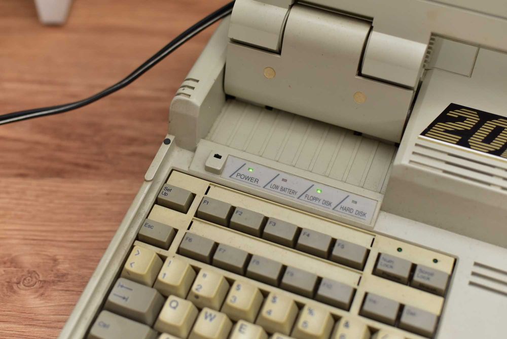 Unikat Retro! Laptop Sharp PC-4521 (1987)  Dysk 20MB  MS-DOS  Klasyk
