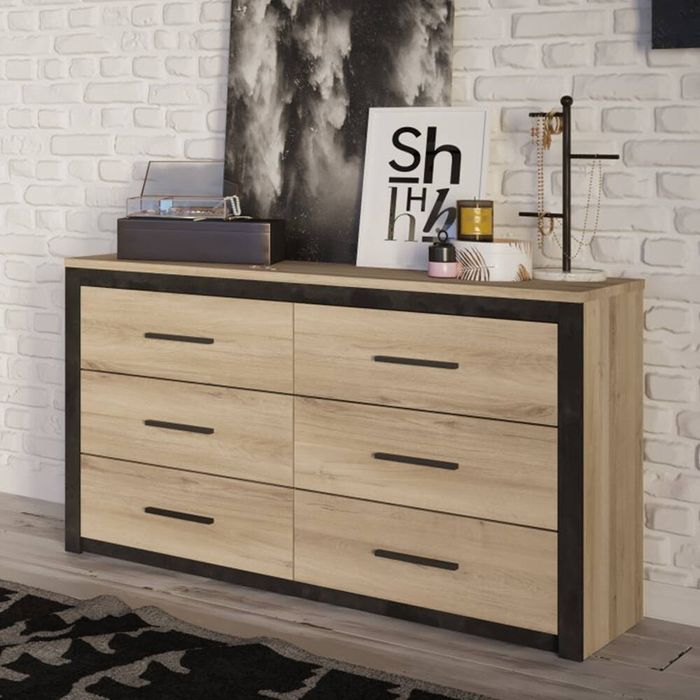 Cômoda Roupeiro com bastante espaço