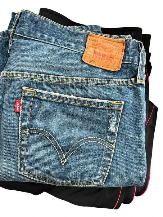 Kultowe dżinsy damskie Levi's 501 jeansy straight leg hit M