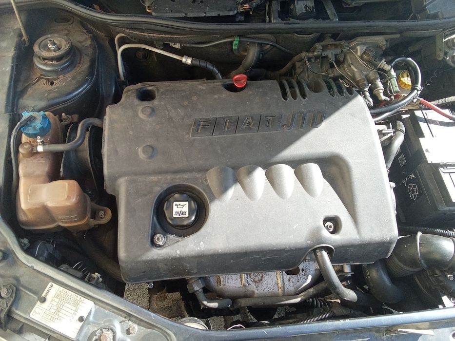 Fiat Punto 1.9 JTD motor com muita força e econômico