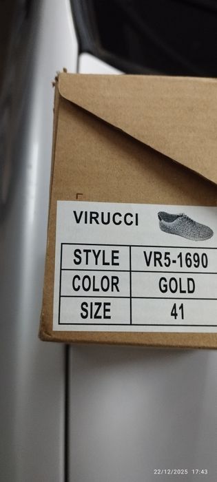 Par de sapatos novos de senhora, 41. Em Loulé.