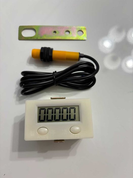 Elektroniczny cyfrowy licznik zbliżeniowy z 5 wyświetlaczami