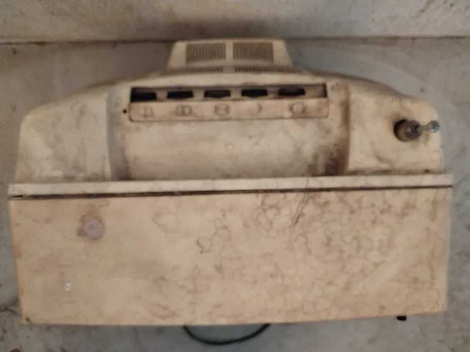 Telewizor przenośny Junost 402WS PRL stan nieznany na części