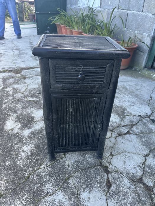 Mesinha de cabeceira