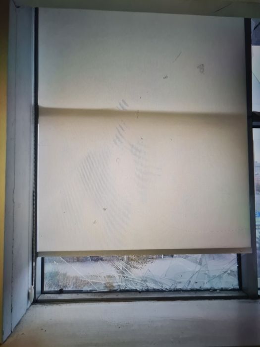 вертикальные жалюзи и тканевые б/у