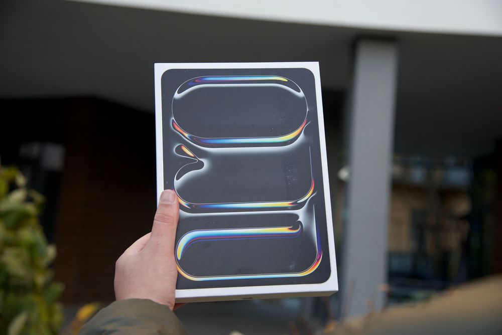 New iPad Pro 13'' M4 256Gb Wifi+LTE Space Black/Silver