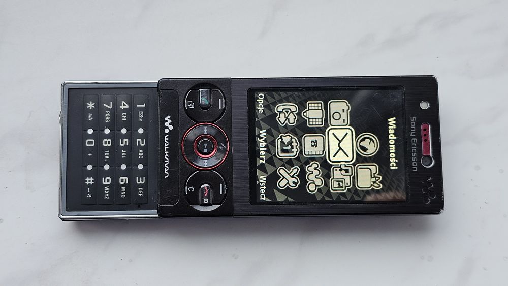 Sony Ericsson W715. Ładny sprawny. Bez sim