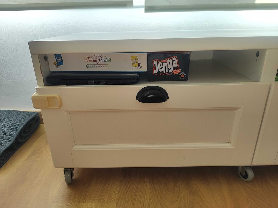 Móvel baixo para TV Branco IKEA