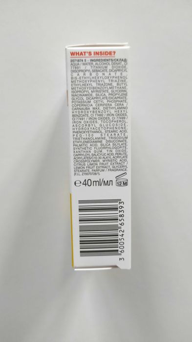 Krem fluid z witaminą C Wonder Tint Garnier Vitamin C SPF50+ Light