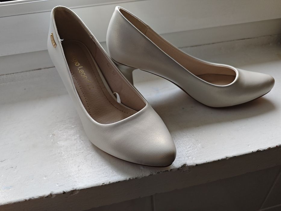 Buty na obcasie rozm37