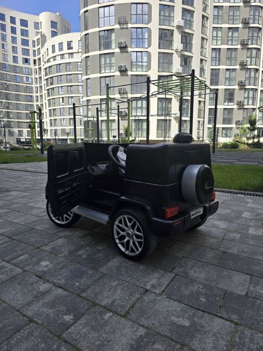 Дитячий електромобіль Mercedes-Benz G-class  чорний