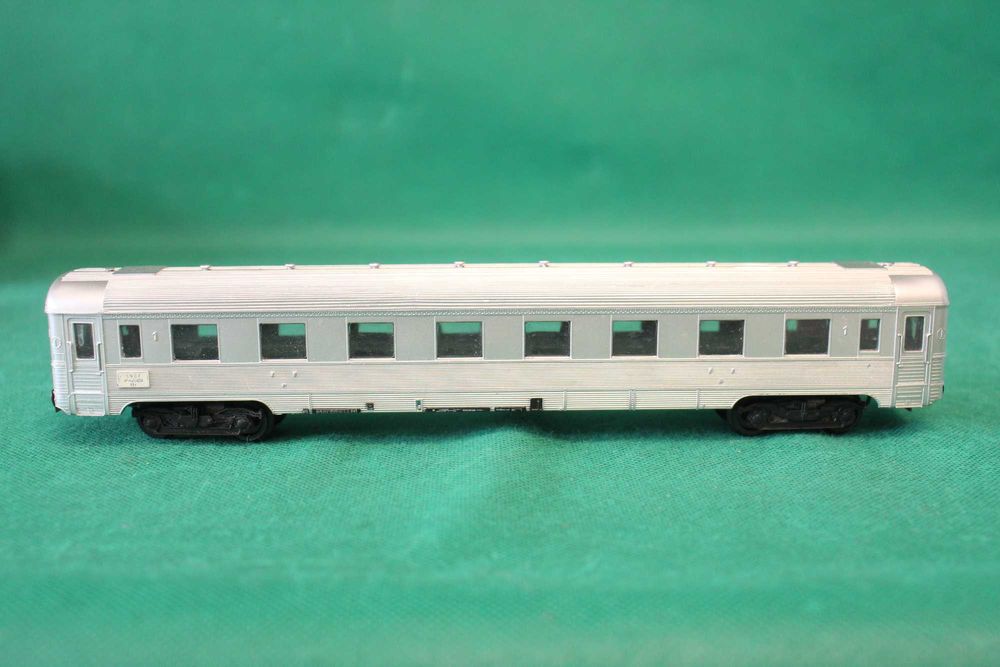 Wagonik do kolejki PIKO osobowy INOX skala HO