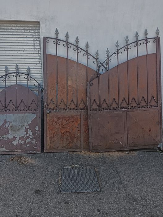 Vendo portões em bom estado
