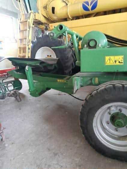 Owijarka samozaładowcza Pronar