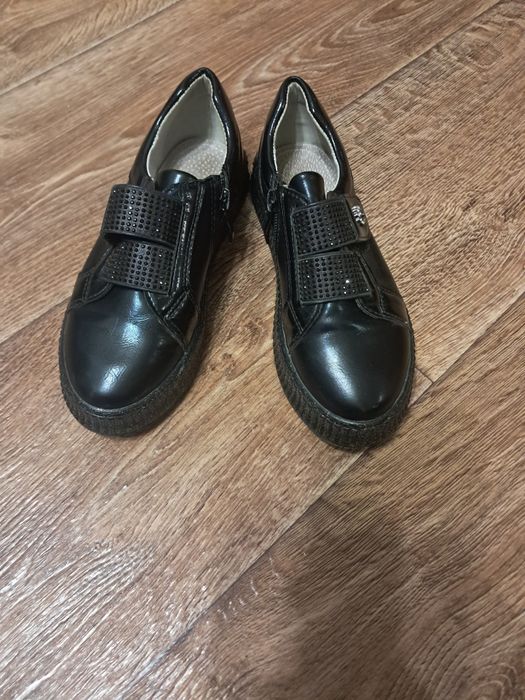 Туфлі на дівчинку