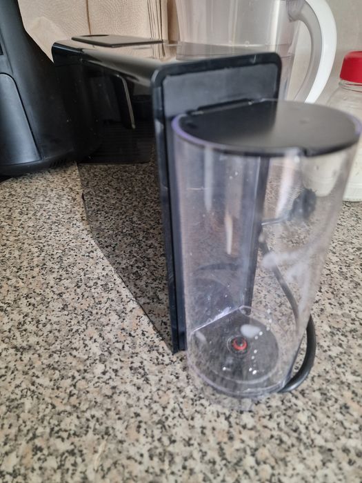 2 Máquinas de  café Nespresso para peças