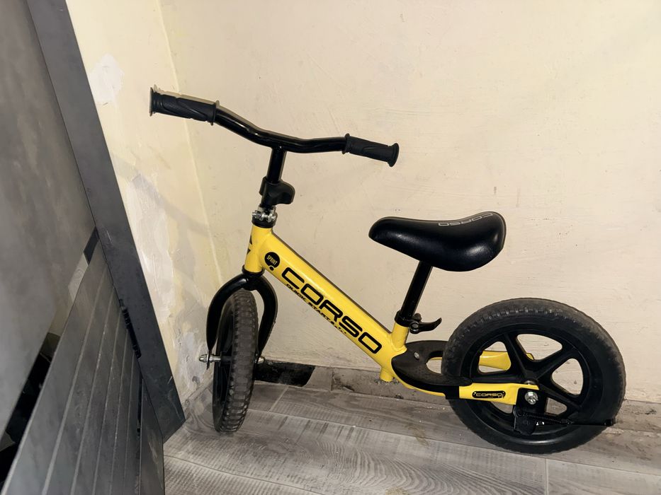 Продам біговел 2-5 років