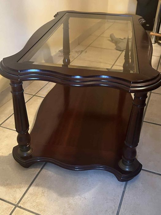 Mesa de sala em madeira e vidro