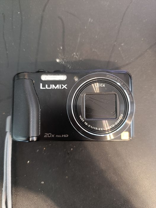 Lumix DMC-ZS25 z USA