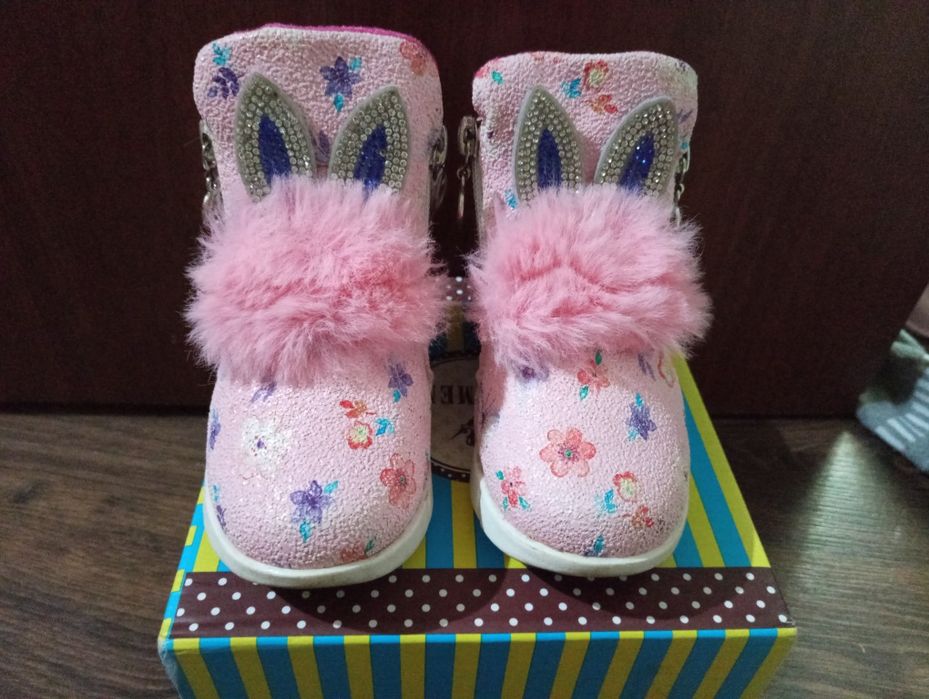 Сапожки, ботінки