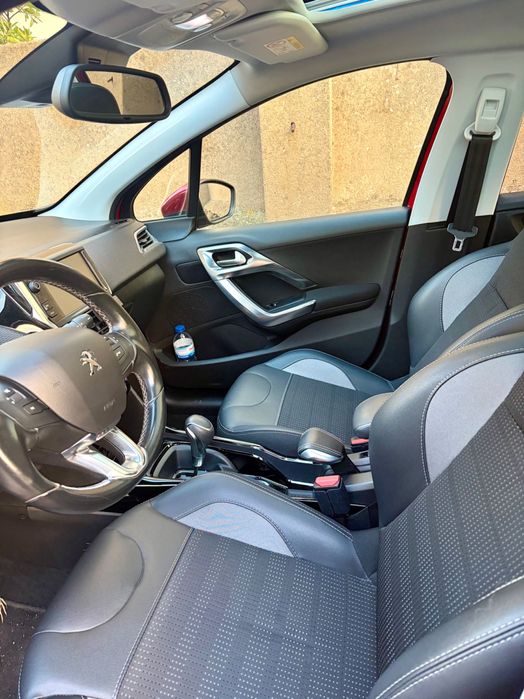 Peugeot 2008 PureTech Allure EAT6 1.2