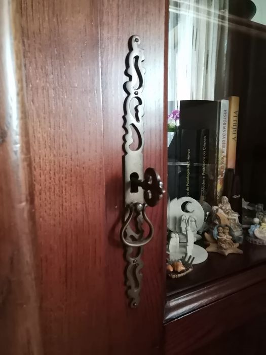 Móvel de Sala com Portas e Gaveta