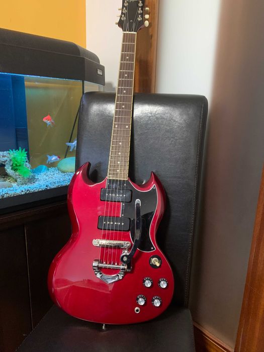 Guitarra Epifhone SG Special P90 Sparkilne com bigsby ,