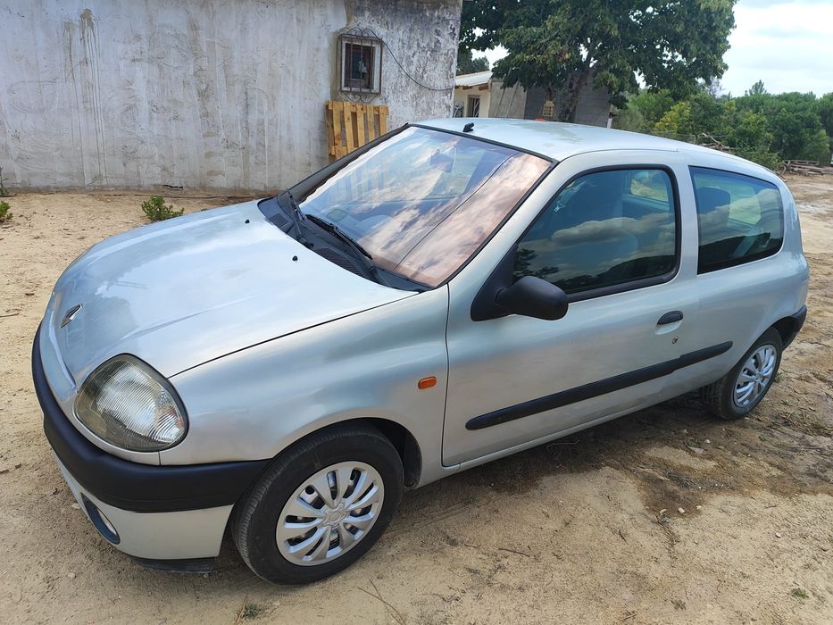 Renault Clio  1.2  ( 174 mil km )