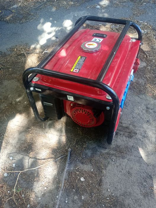 Бензогенератор GX7000W