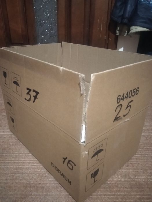 Картонні коробки