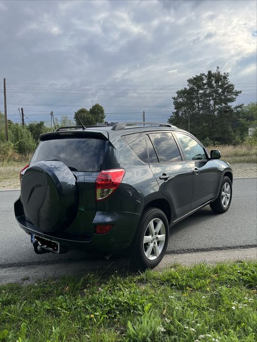 Toyota RAV4 terenówka  SUV 4x4 salon polska