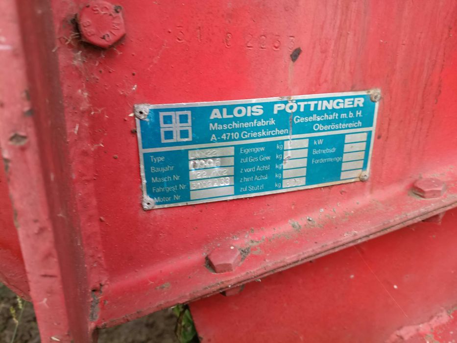 Przyczepa samozbierająca