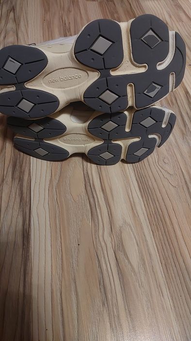 кросівки жіночі New Balance