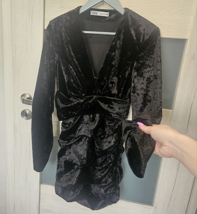 Zara czarna welurowa sukienka nowa Zara  M