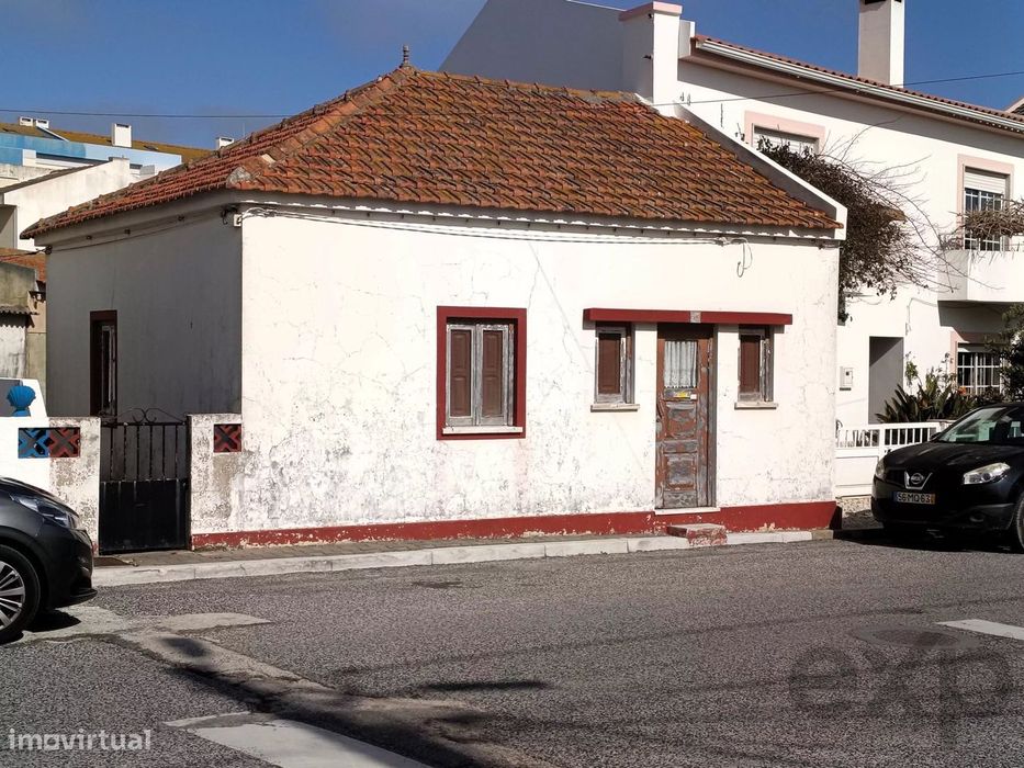 Moradia Térrea com Quintal em Peniche