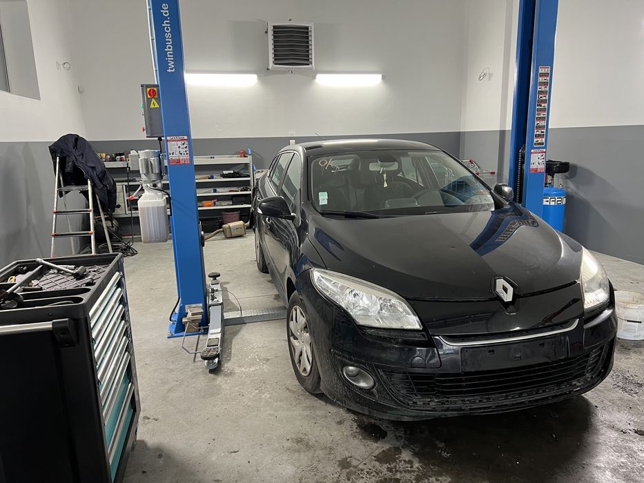 Разборка Renault Megane-3 Двери капот бампер фара двигатель