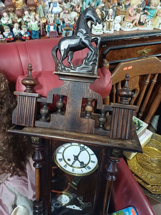 Годиник настінний у відмінному стані, привезений із Голандії