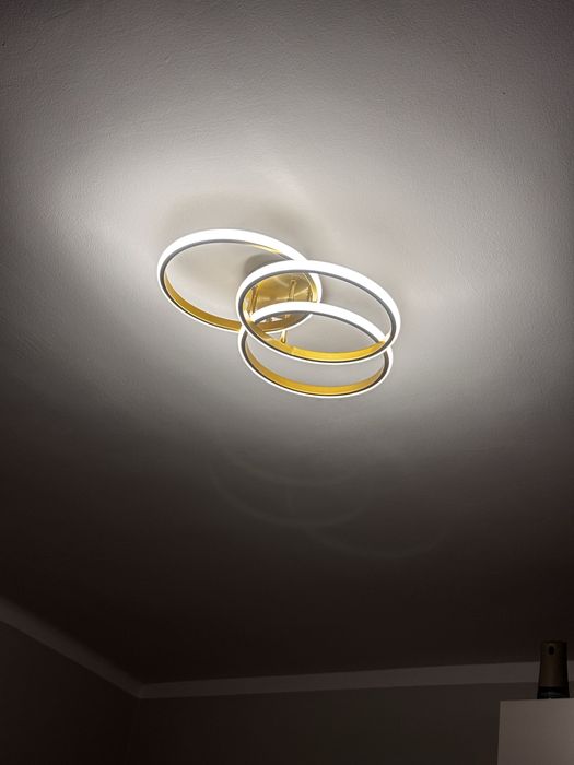 Plafon Złoty  led żyrandol ringi