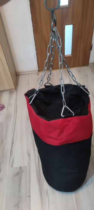 Worek Bokserski czarno czerwony.
