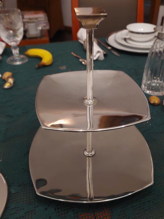 Two-Tier Vertical Cake Stand in Cone Shape64563988515329124