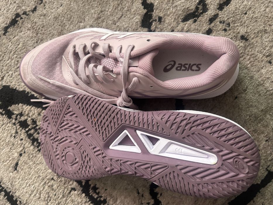Кросівки жіночі Asics Gel-tactic 12