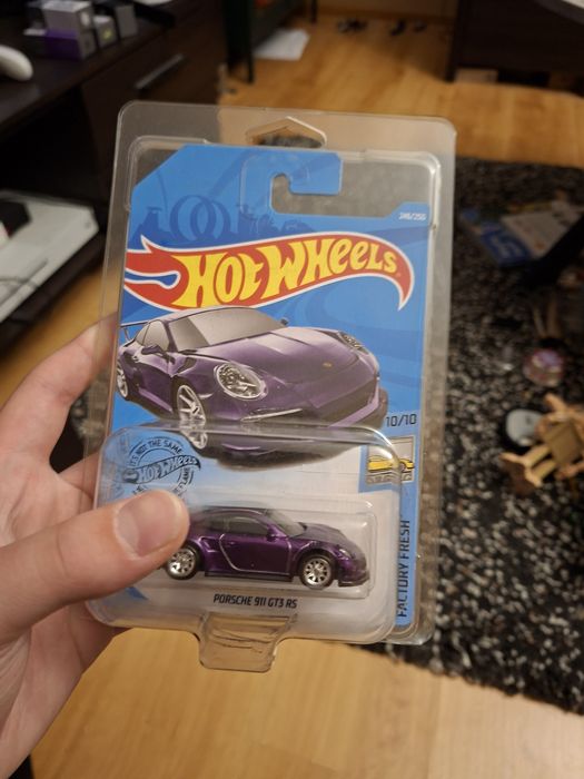 Hot wheels porsche 911 gt3 rs sth