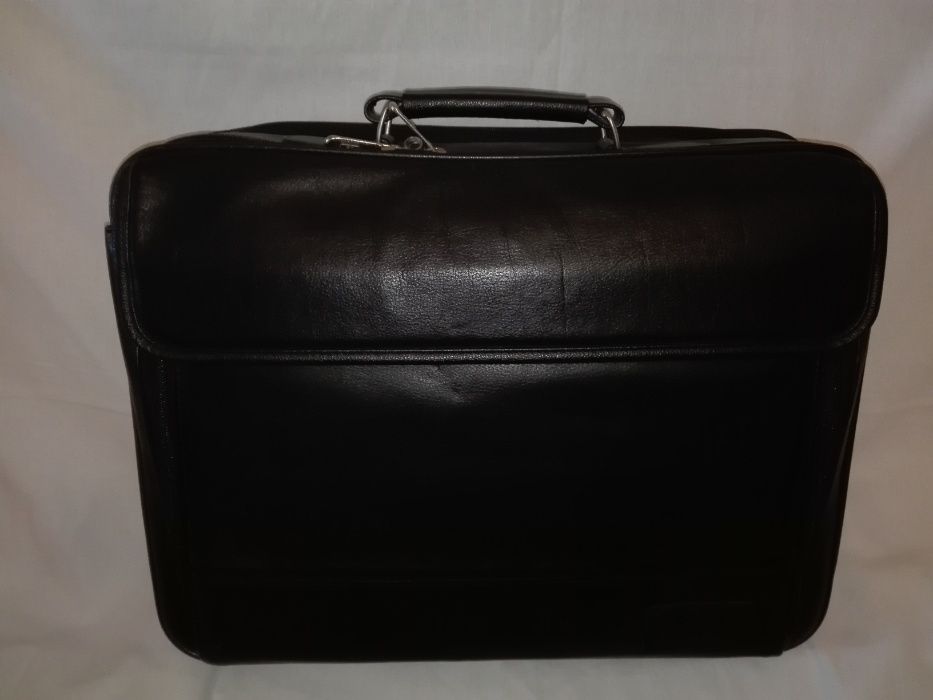 Прдам сумку для ноутбука - планшета.